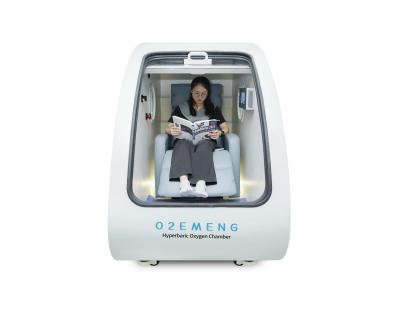 China O2EMENG Nuevo estilo de venta caliente de alta pureza de oxígeno hogar de bajo decibel de asiento duro tipo único cámara de oxígeno hiperbárica en venta