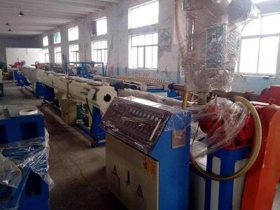 China Cadena de producción plástica IMPERTINENTE caliente del tubo de la agua PPR con el certificado del CE ISO9001 en venta