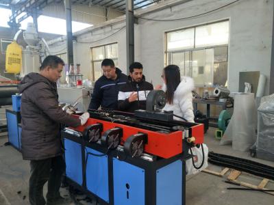 Cina Macchina ondulata di plastica dell'espulsore del tubo, tubo ondulato doppio del PE che fa macchina in vendita