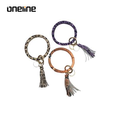 China Key Chain Logo Bracelets/Fashion Personality Leather Colorful Car Leather Bracelet Chain Logo Bracelets for sale