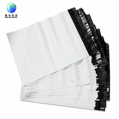 China Degradable Printed Envelope Carrier Bag Clothing Logo Express Bag Postman Waterproof White Mail Bag for sale