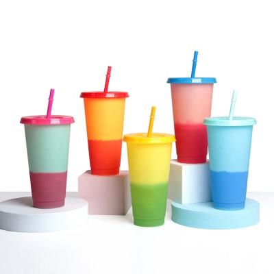 China Hot Selling Stocked Party 710ML Beach Mug Plastic Magic Cold Color Changing Tumbler Bottle With Lid And Straw for sale