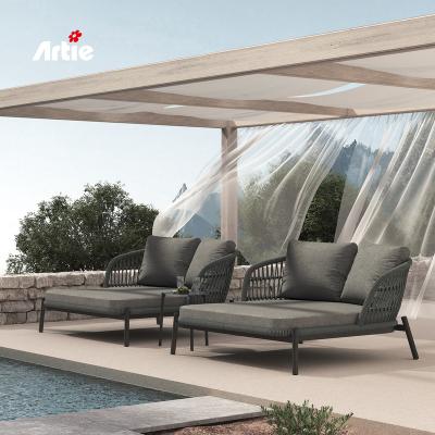 China Outdoor Patio Artie Hotel All Weather Rope Woven Daybed Sun Loungers Chair Swimming Pool Furniture for sale