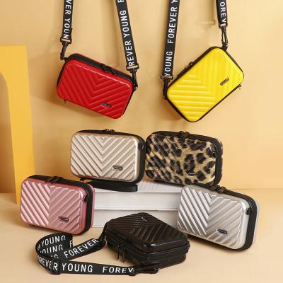 China Waterproof Women Waterproof Make Up Bag Girls Makeup Bag Girls Makeup Bag Portable Vanity Bag Cosmetic Case Zipper With Shoulder for sale