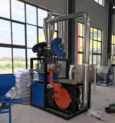 China Equipamento auxiliar de triturador de PVC de 100 rpm para processamento de plásticos à venda