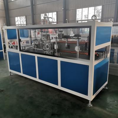 China Double Screw Feeder PVC Cable Duct Machine with ABB/Delta Inverter and Exhaust en venta