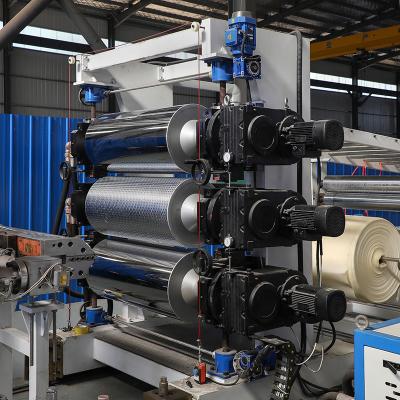 China Extrusora automática de hojas de PVC Línea de producción de hojas de mármol de PVC computarizada en venta