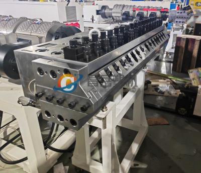 China Máquina de placa de plástico de placa única SJSZ80/156 dentro de la línea de extrusión en venta