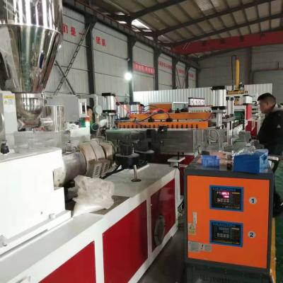 China Hoogprecisie schroefkanaalstructuur PVC-schuimplaten Productielijn met prestatiepakket Brutogewicht 15000.000kg Te koop