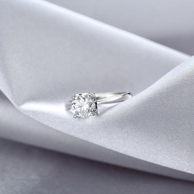 China New Design TRENDY Contract and 1 Carat 925 Sterling Silver Four-Claw Moissanite Diamond Elegant Wedding Ring for sale