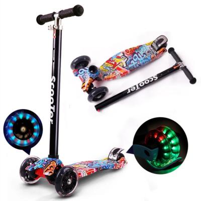 China The Kid The Factory Sells Graffiti Detachable Children's Four-Wheeled Flash Scooters for sale