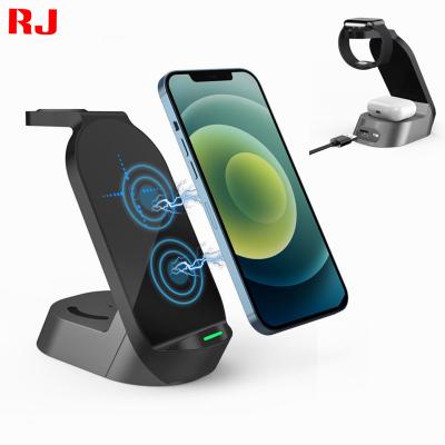 China Mobile Phone Tablet Charging for iPhone Portable Magnetic Fast Charger Wireless Charger 3 in 1 for sale