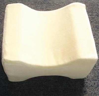 China Anti-Apnea Cutout Knee Memory Foam Pillow for Back, Leg Pain, Pregnancy, Hip and Joint Pain for sale