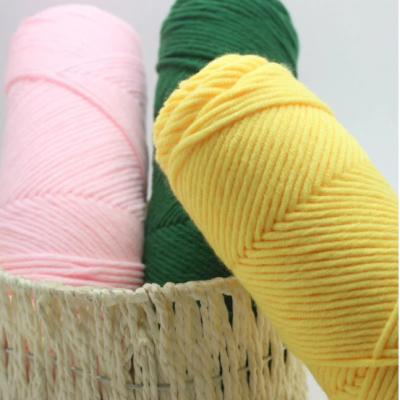 China Factory direct sales Moisture-absorbent yarn soft hand knitting crochet acrylic yarn for sale