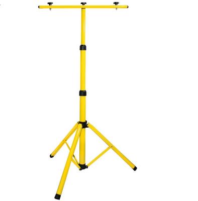 China 1.6M Extendable 2M 3M Cheap Portable Tripod for 3m Projector Tripod for sale