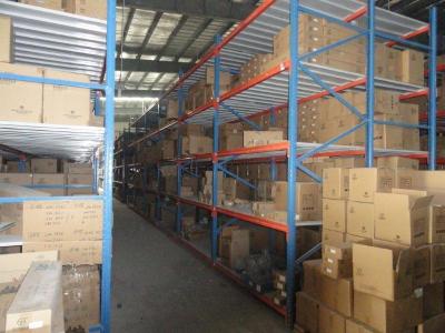 China Industry metal shelving and racking systems steel board for Logistic central for sale