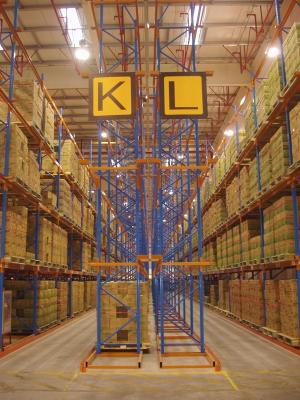 China Blue / Orange Narrow Aisle Racking 800kg - 5000kg 12m Warehouse Shelving for sale