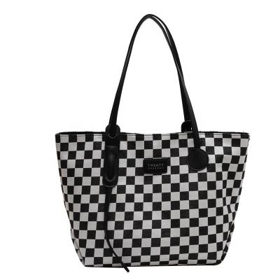 China High quality large capacity plaid handbag square multifunctional bag leisure shopping handbag for sale