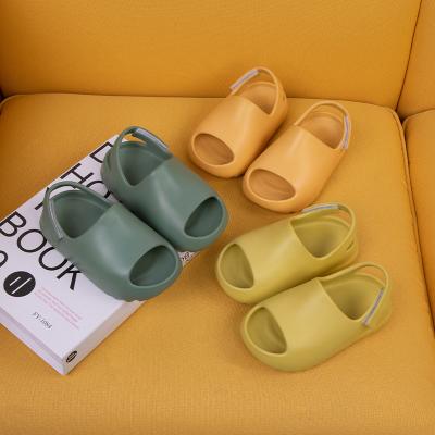 China Breathable Drop Shipping Custom Colorful Inspirational Kids Slippers Slides Sandals With Strap For Boys for sale