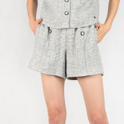 China 2021 hot selling Anti-wrinkle women elastic mid waist grids button up decoration shorts with pockets for sale