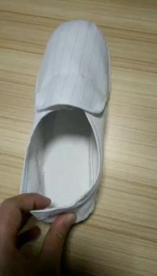 China El zapato de trabajo antiestático del outsole respirable blanco del PVC del recinto limpio esd enreda los zapatos médicos en venta