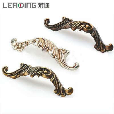 China European Furniture 64mm Handle Luxury Cabinet Drawer Pull Out Design Fancy Antique Bronze Pulls à venda