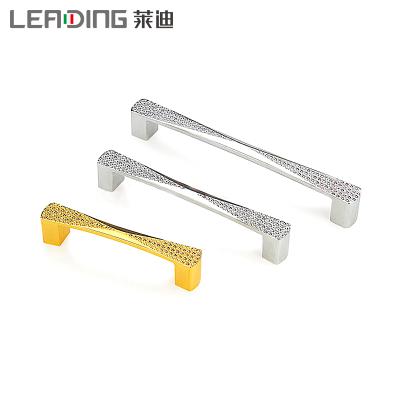 China Modern Drawer Cabinet Hardware Diamond Handle Crystal Furniture Dresser Pulls Modern Luxury Wardrobe Cabinet for sale