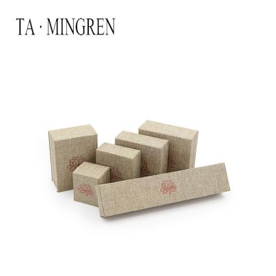 China Fashion Trendy High Quality Flower Wooden Ring Box For Jewelry Pendant Necklace Canvas Box for sale