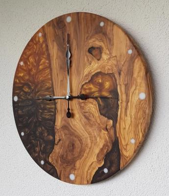 China Artificial Epoxy Resin and Olive Wooden Wall Clock, Live Edge Wall Clock, One of a Kind Wall Clock for sale