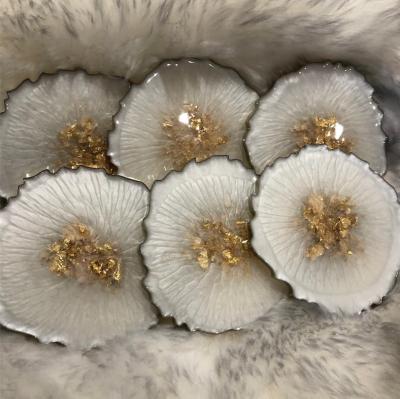 China Beautifu Resin Coasters Geode Style White And Gold Foil Animal Glitter Bespoke for sale