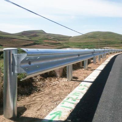 China Q235B Anti-crash Hot Dipped Galvanized Steel W Beam Galvanized Highway Guardrail Traffic Safety Guardrail for sale