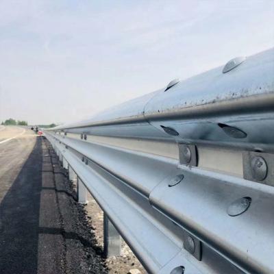 China Anti-crash Q235B Road Safety Waveform W Metal Beam Anti-Crash Hot Dipped Galvanized Guardrail for sale