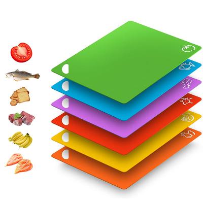 China Hot Selling Kitchen Accessories BPA Free Flexible Food Grade PP Flexible Cutting Board Chopper With Icon for sale