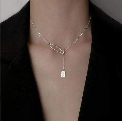 China Lead& Nickel Silver 2021 Design Free Fashionable 925 Safety Jewelry Pin Necklace Choker Women Gift for sale