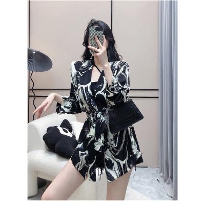 China Women's Anti-Wrinkle V-Neck Printed Suit Dress Office Lady Blazer Colorful Blazer Jacket Women's Blazer Jacket For Women Coats for sale