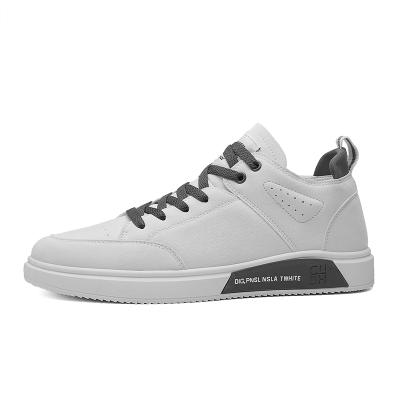 China 2021 fashion trend wholesale popular men's casual high top sports casual shoes daily use campus sports sneakers for sale