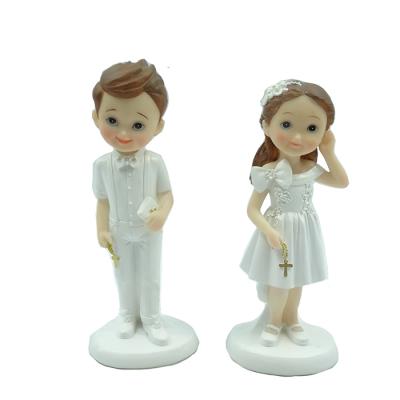 China Handmade First Communion Gifts First Communion Gifts Resin Boy And Girl Figurine Souvenir for sale