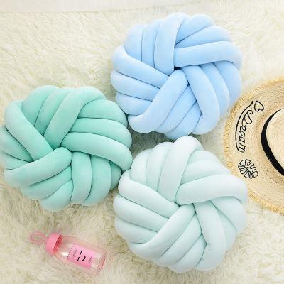 China Anti-Static Soft Knot Ball Pillows Round Tile Cushion Home Decoration for sale