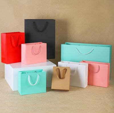 China Recyclable Custom Paper Gift Bags Shopping Paper Bag With Logo for sale