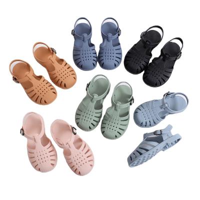 China Fashion trend new factory cheap children girls hollow out hole shoes children boys plastic injection womensandals flat for sale