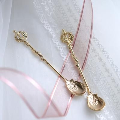 China European Style Viable Carved Retro Palace Wind Scepter Coffee Stirring Golden Spoon Dessert Spoon Handle Tea Long Spoon for sale