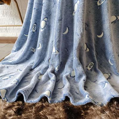 China PORTABLE Super Soft Glow in Dark Sublimation Flannel Throw Blanket Portable Luminous Coral Fleece Sofa Bed Kids Blanket for Women for sale