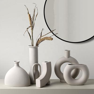 China 2022 Minimalist Ceramic Porcelain Table Vases Ornaments For Living Room Decor Decoration Home Creative Nordic Style Artistic Chic Vase for sale