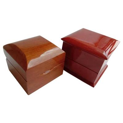 China Luxury Affordable Custom Lacquer Wooden Treasure Jewelry Box Necklace Storage Box for sale