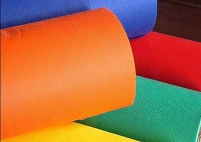 China Tela no tejida del bolso de compras de Spunbonded PP del multicolor/telas que interlinean el 1.6M los 2.4M los 3.2M en venta