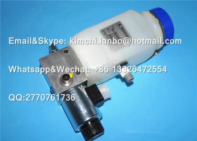 China Roland700 oil metering pump 2 holes roland machine parts printing machine parts for sale