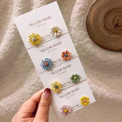 China Cute Asymmetrical Daisy Flower Women's Candy Color Sunflower Earring Earring Fashion Jewelry Vintage Stud Earrings For for sale