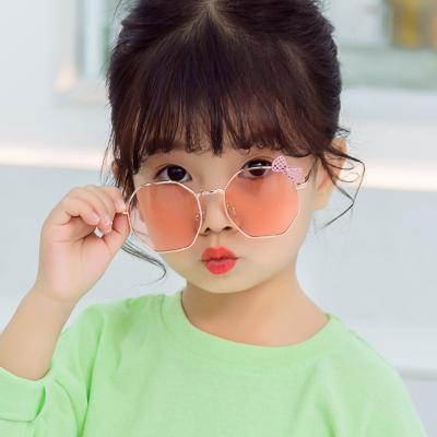 China 2022 Fashion Sun Glasses Bow Tie Baby Sun Glasses Metal Frame UV400 Cute Kids Shade Funny Kids Sunglasses for sale