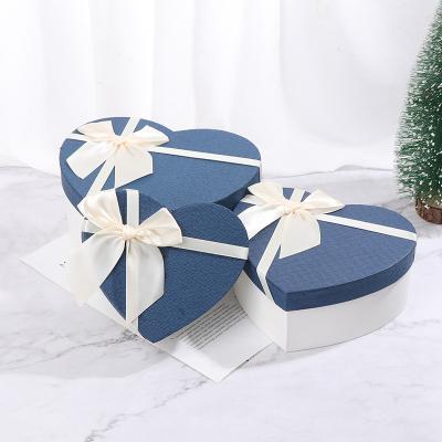 China Low MOQ Recyclable Cheap Valentines Day Heart Shape Flower Paper Box Flower Jewelry Bouquet Box for sale