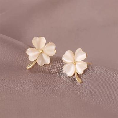 China Vintage S925 Silver Needle Clover Earrings Opal Jewelry Clover Stud Earrings for sale